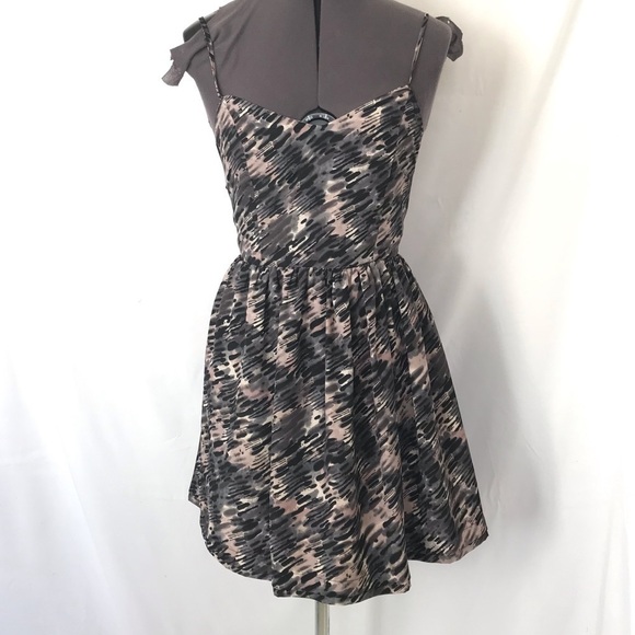Metropark Sixty Printed Dress with Bandage Back, Size XS 🔴CLEARANCE🔴 - Picture 1 of 4